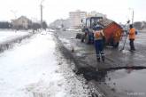 К приезду Лукашенко в Беларуси заасфальтировали лужи. ФОТО