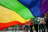 Исследование: В Украине 20 тысяч подростков практикуют однополый секс