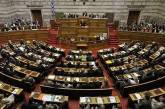 Греческий парламент принял антикризисный закон