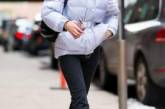 Белла Хадид гуляла по Нью-Йорку в пуховике от украинского бренда. ФОТО