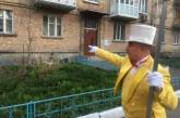 Самый модный дворник Киева обзавелся желтым смокингом. ФОТО