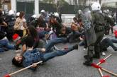 В Афинах против демонстрантов применили слезоточивый газ