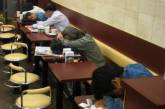 В Китае уволили 5 чиновников, любивших поспать