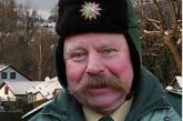 Немецким полицейским этой зимой разрешили носить теплые шапки