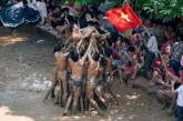 Фестиваль с футболом в грязи во Вьетнаме. ФОТО
