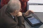 Министра застукали за игрой на iPad в парламенте