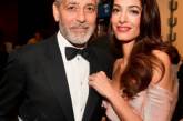 Амаль Клуни довела мужа до слез