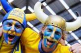 Шведские фаны Евро-2012 готовы платить, чтобы спать на траве
