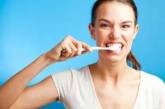 Медики объяснили, почему вредно чистить зубы сразу после завтрака