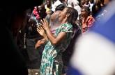 Священник проводит массовый обряд экзорцизма в Эфиопии. ФОТО