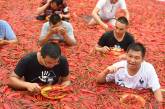 Ежегодный конкурс по поеданию перца чили в Китае. ФОТО