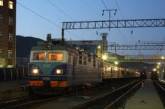 "Укрзализныця" все таки отменяет 25% ночных поездов