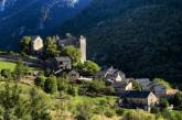 Во Франции заброшенную деревню продают за €330 тысяч 
