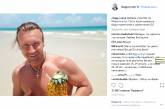 Серфинг, мускулы и ананасы: Олег Винник показал, как отдыхает в Доминикане