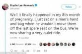Беременная оригинально проучила парня, "застолбившего" сумкой место в автобусе. ФОТО