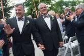 Впервые в истории США конгрессмен вступил в брак с мужчиной