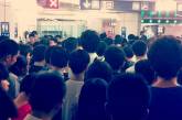 Пекинское метро предлагает горожанам бесплатно "сменную обувь"