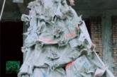Китаянка превратила мешки для цемента в свадебное платье. ФОТО