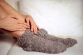 Медики назвали основные причины постоянно холодных ног
