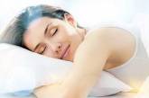 Медики назвали самую полезную позу для сна