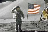 Установленные американцами 40 лет назад флаги все еще держатся на Луне