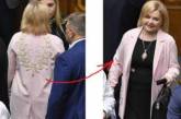 Соцсети смеются над «стильным» нарядом кумы Порошенко. ФОТО