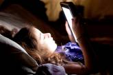 Чтение на iPad может вызвать бессонницу и болезни