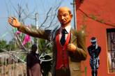 Самые странные памятники Ленину в разных городах мира. ФОТО
