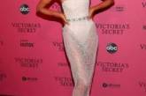 "Ангел" Victoria's Secret восхитила фигурой в прозрачном платье. ФОТО