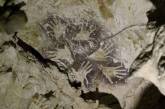 Загадочный рисунок внутри многокилометровой пещеры в Индонезии. ФОТО