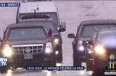 В Париже полуголая девушка бросилась под колеса кортежа Трампа. Видео