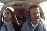 Падающий самолет помог пилоту позвать возлюбленную замуж