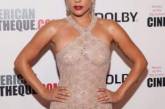 Леди Гага вышла в свет в прозрачном платье. ФОТО