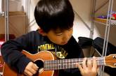 Ребенок с укулеле стал звездой YouTube