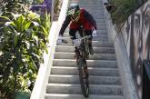 Экстремальный городской спуск на велосипедах в Медельине. ФОТО
