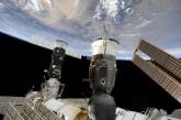 NASA: К МКС движется обломок американского спутника