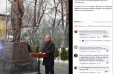 «Хуже, чем на памятник»: Сеть насмешила свежая фотка Путина. ФОТО
