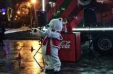 В одном из парков Днепра припарковался грузовик Coca-Cola. ФОТО