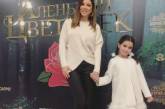 Ани Лорак вместе с дочерью посетили новогоднее шоу. ФОТО