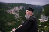 Жизнь грузинского монаха на небольшой каменной скале. ФОТО