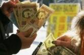 Украинцы покупают у банков все меньше валюты 