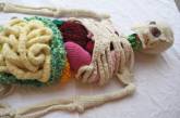 Канадская художница создала необычную модель человеческого скелета. Фото