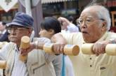 Власти Японии попросили стариков побыстрей умирать 
