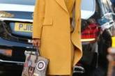 Приянка Чопра вышла на прогулку в стильном желтом пальто