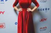 Даша Астафьева подчеркнула фигуру бархатным платьем. ФОТО