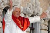 Папа Римский Бенедикт XVI покинул Ватикан