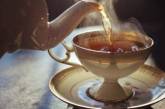 Медики объяснили, почему опасно пить горячий чай