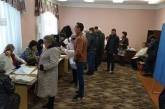 В Ровно мужчина искал «НЛО» на избирательном участке. ФОТО