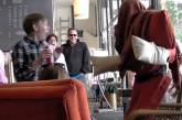 "Живой стул" напугал посетителей кафе в Калифорнии