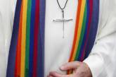 Шотландская церковь допустила геев к служению